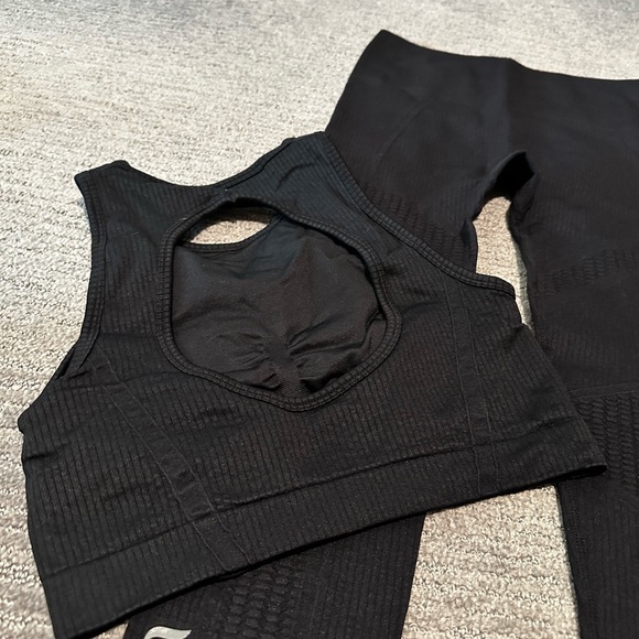 Fabletics Seamless Set - Picture 3 of 3